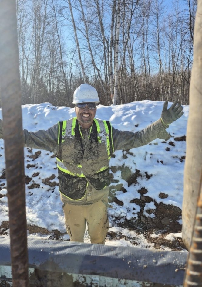 Brahim Badri sur un chantier en hiver